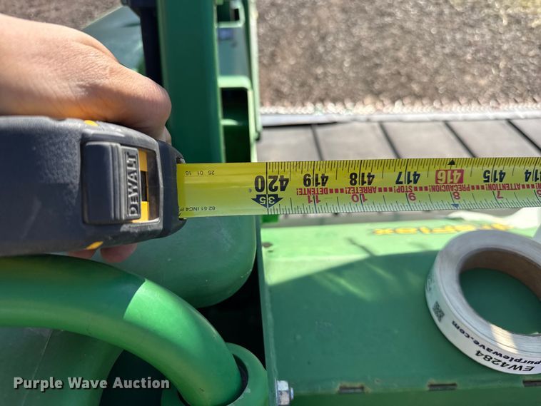 image for item EW4282 2012 John Deere 635FD HydraFlex flex draper head