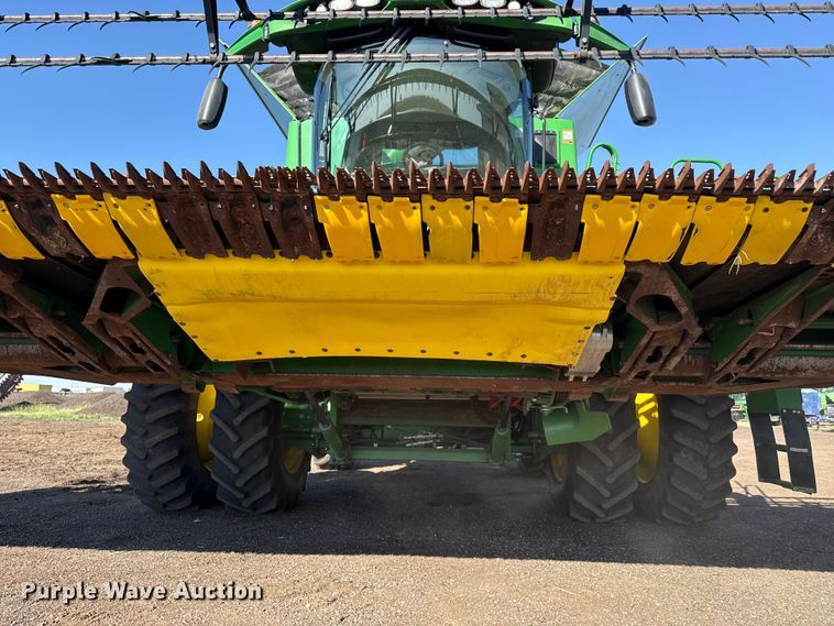 image for item EW4282 2012 John Deere 635FD HydraFlex flex draper head