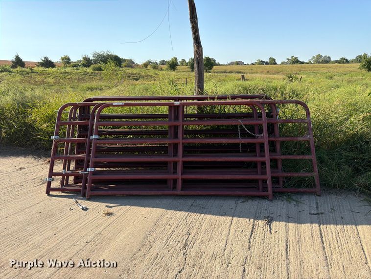 image for item EW5011 Approximately 10 livestock panels