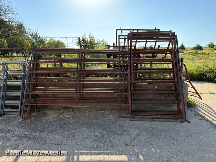 image for item EW5012 Approximately 5 livestock panels