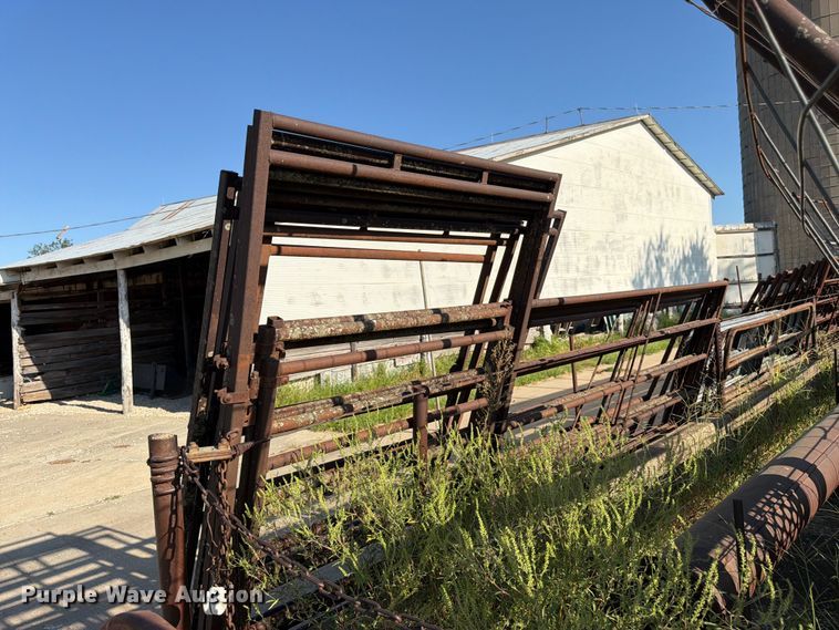 image for item EW5012 Approximately 5 livestock panels