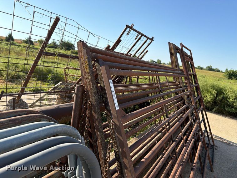 image for item EW5012 Approximately 5 livestock panels