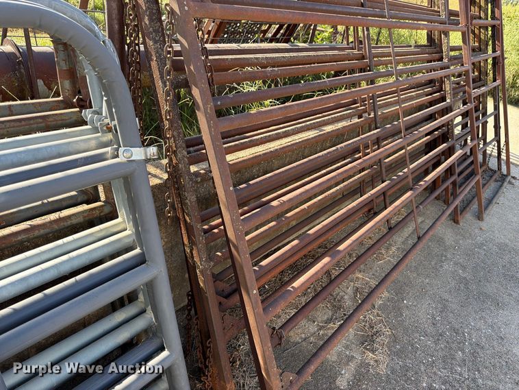 image for item EW5012 Approximately 5 livestock panels