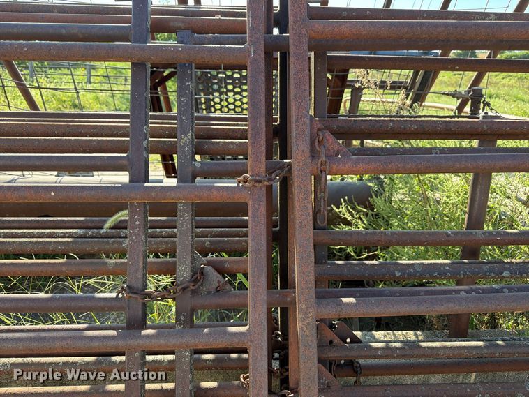 image for item EW5012 Approximately 5 livestock panels
