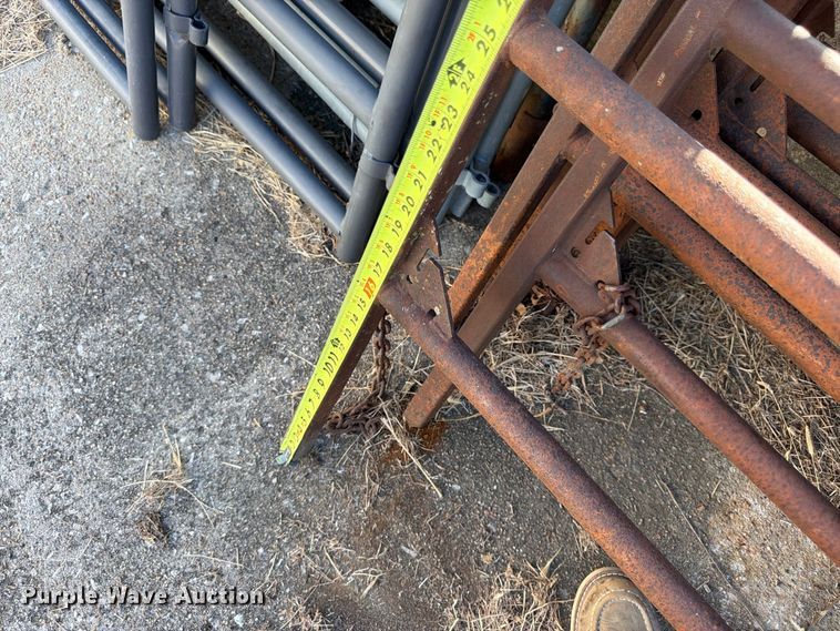 image for item EW5012 Approximately 5 livestock panels