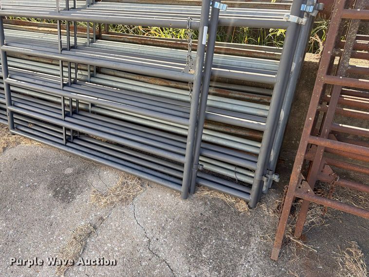 image for item EW5013 Approximately 8 livestock panels