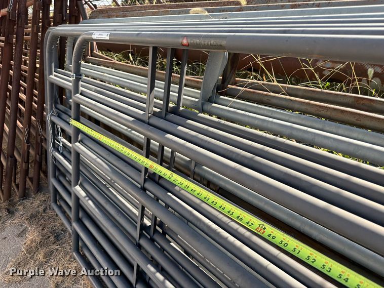 image for item EW5013 Approximately 8 livestock panels
