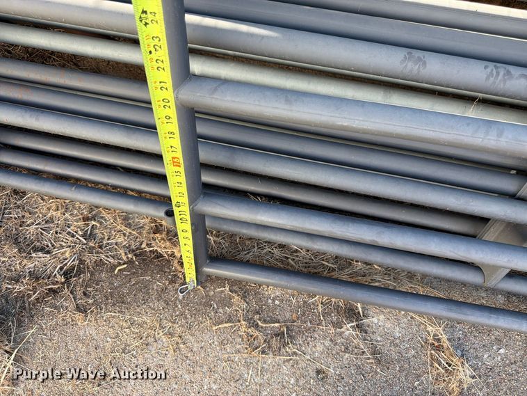 image for item EW5013 Approximately 8 livestock panels
