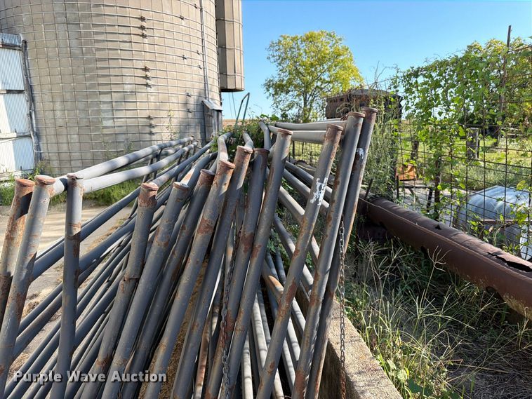 image for item EW5015 Approximately 13 livestock panels