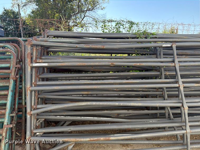 image for item EW5015 Approximately 13 livestock panels