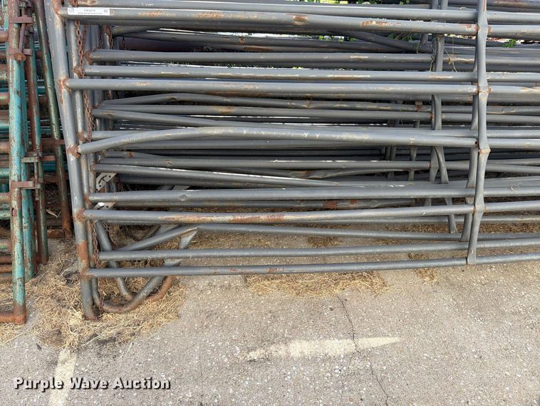 image for item EW5015 Approximately 13 livestock panels