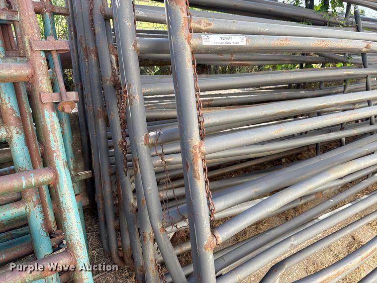 image for item EW5015 Approximately 13 livestock panels