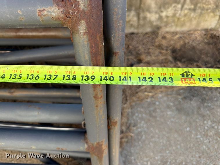 image for item EW5015 Approximately 13 livestock panels