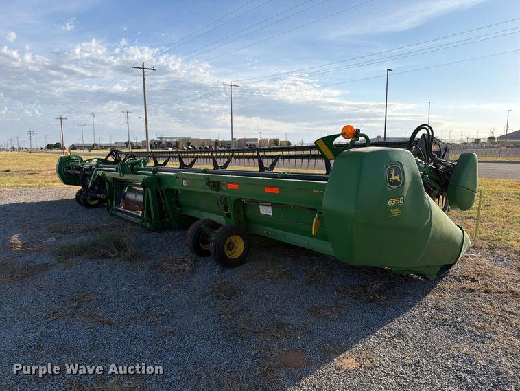 image for item EW8727 2011 John Deere 635 DRAPER draper head