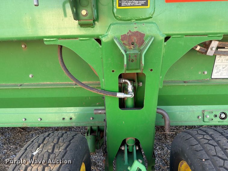 image for item EW8727 2011 John Deere 635 DRAPER draper head