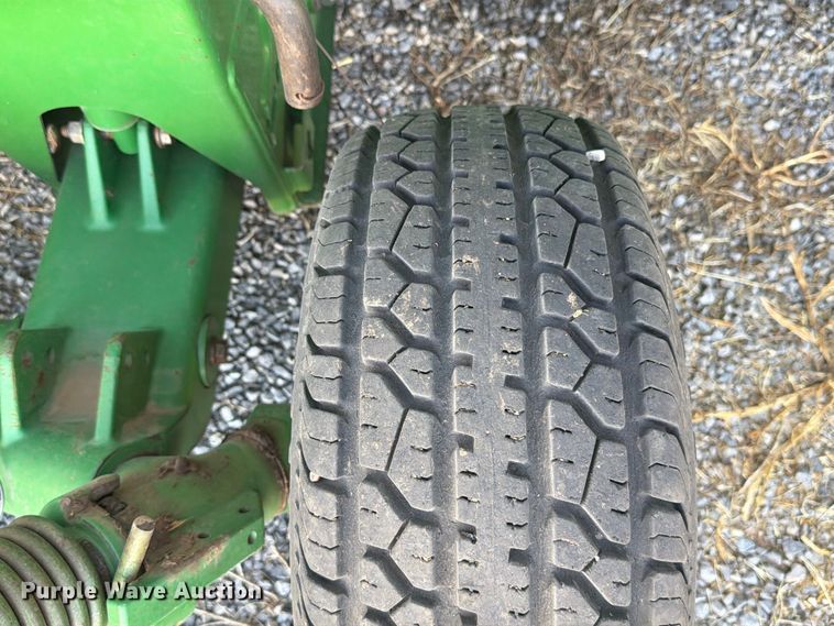 image for item EW8727 2011 John Deere 635 DRAPER draper head
