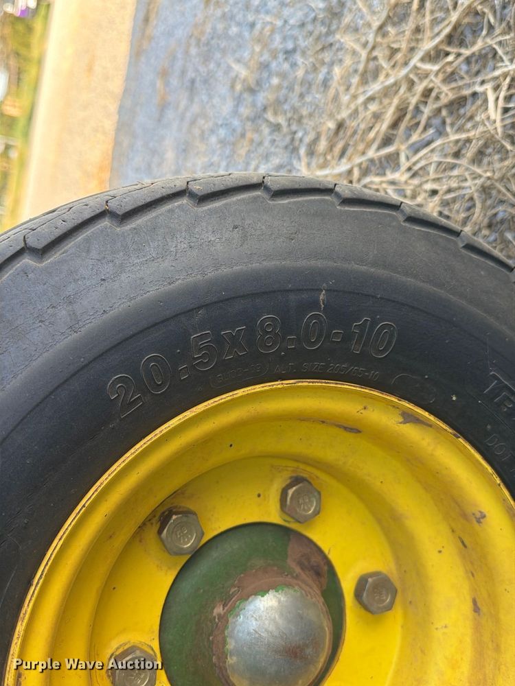 image for item EW8727 2011 John Deere 635 DRAPER draper head