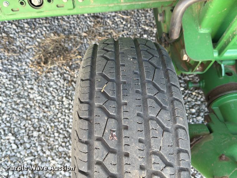 image for item EW8727 2011 John Deere 635 DRAPER draper head