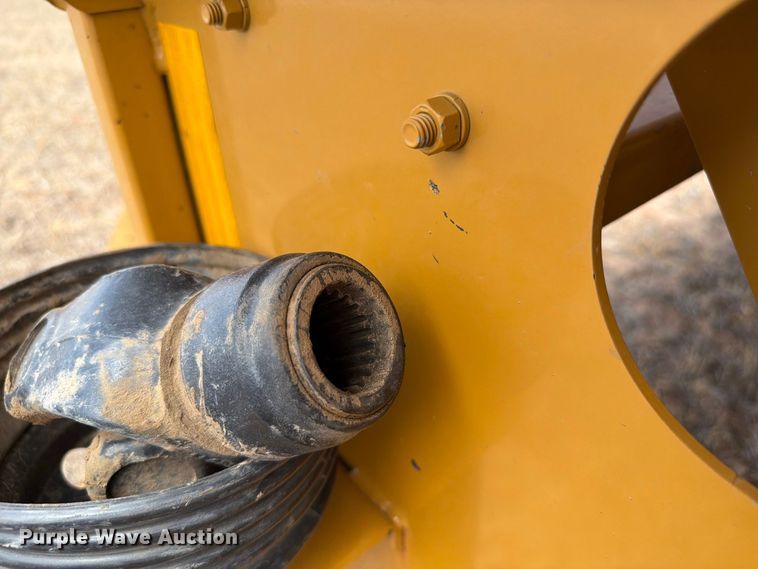 image for item EW8739 Haybuster 2800 bale processor