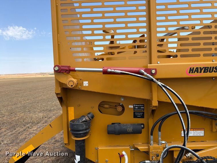 image for item EW8739 Haybuster 2800 bale processor