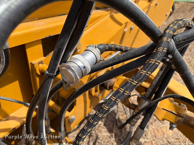 image for item EW8739 Haybuster 2800 bale processor