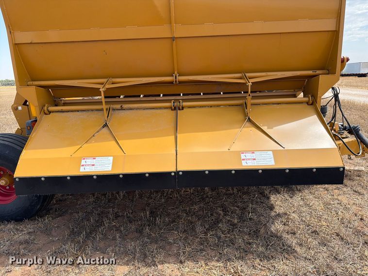 image for item EW8739 Haybuster 2800 bale processor