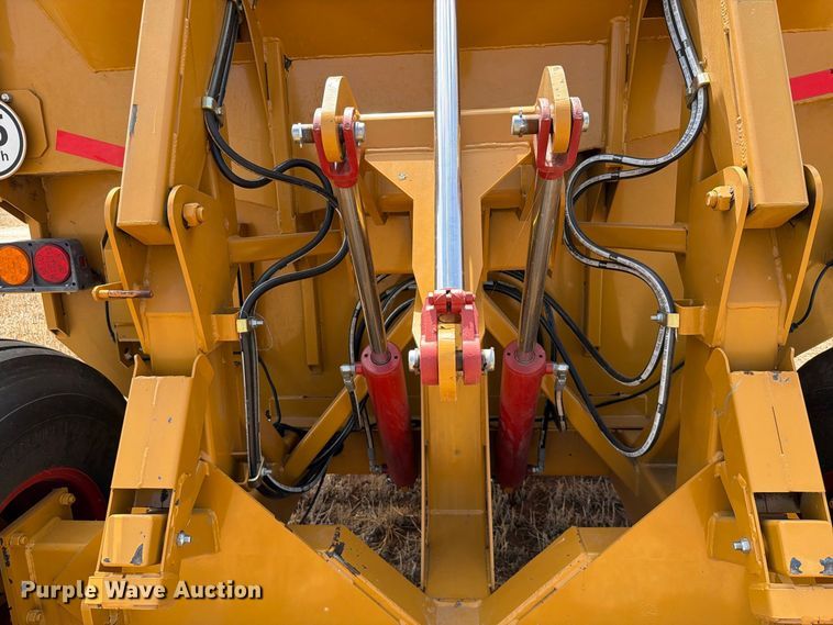 image for item EW8739 Haybuster 2800 bale processor