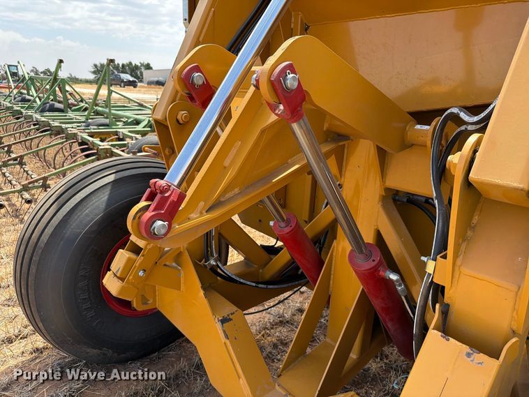 image for item EW8739 Haybuster 2800 bale processor