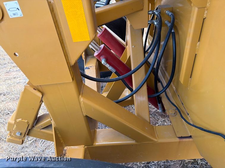 image for item EW8739 Haybuster 2800 bale processor