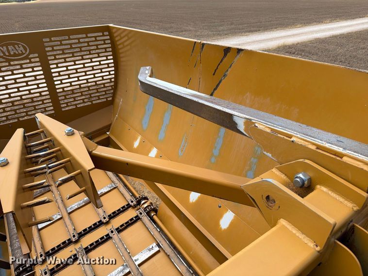 image for item EW8739 Haybuster 2800 bale processor