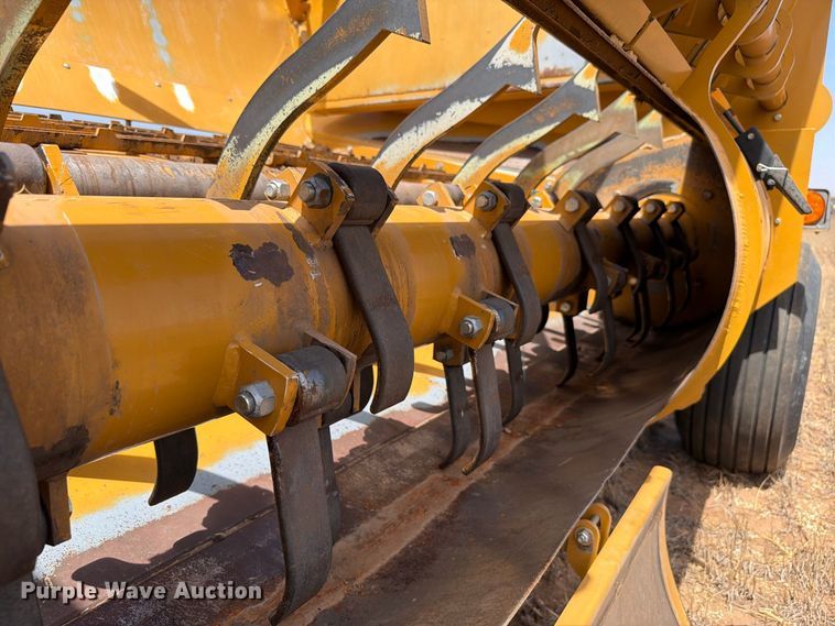 image for item EW8739 Haybuster 2800 bale processor