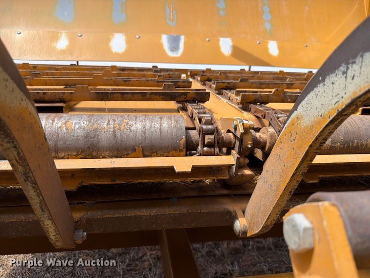 image for item EW8739 Haybuster 2800 bale processor