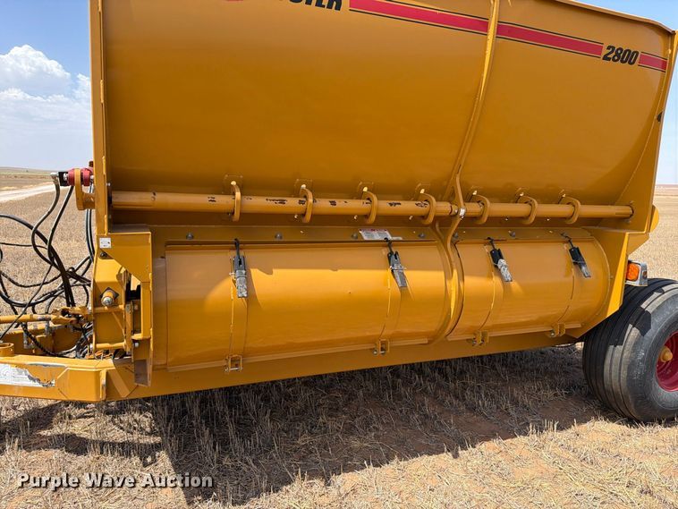 image for item EW8739 Haybuster 2800 bale processor