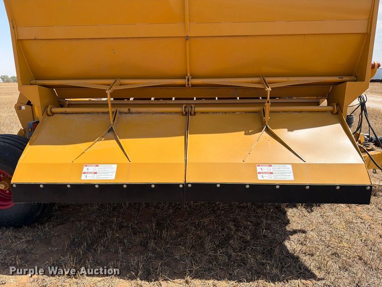 image for item EW8739 Haybuster 2800 bale processor