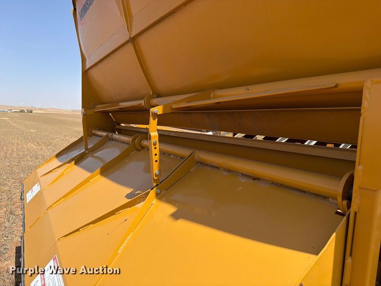 image for item EW8739 Haybuster 2800 bale processor