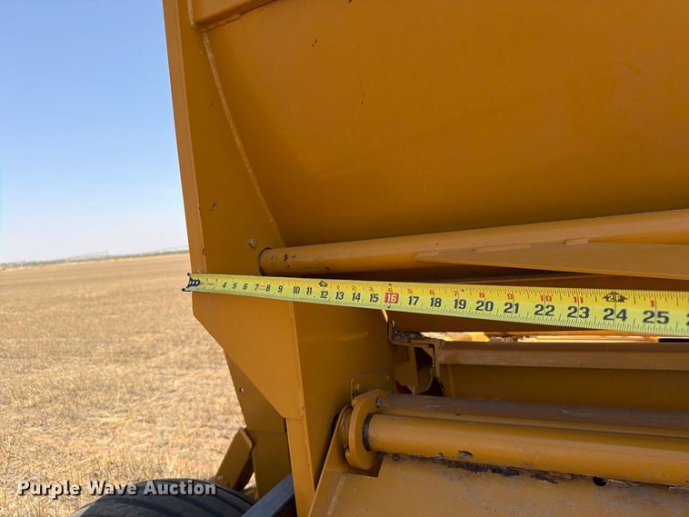 image for item EW8739 Haybuster 2800 bale processor