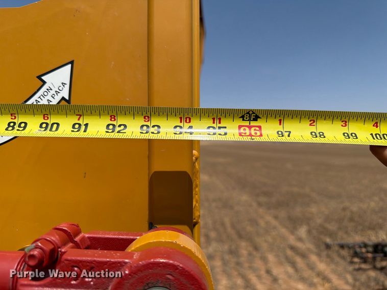 image for item EW8739 Haybuster 2800 bale processor