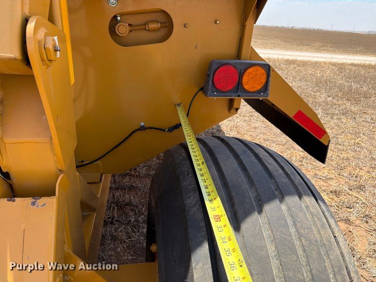 image for item EW8739 Haybuster 2800 bale processor