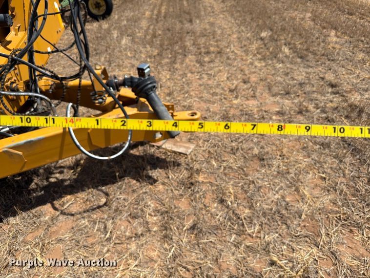 image for item EW8739 Haybuster 2800 bale processor