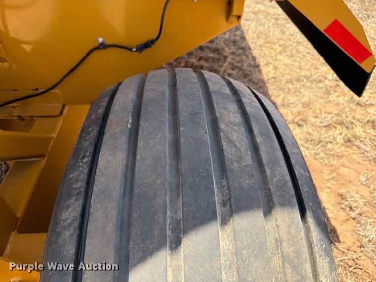 image for item EW8739 Haybuster 2800 bale processor