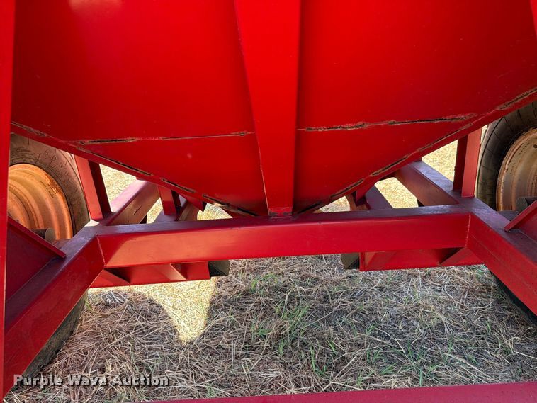 image for item EW8835 EZ trail 510 grain cart