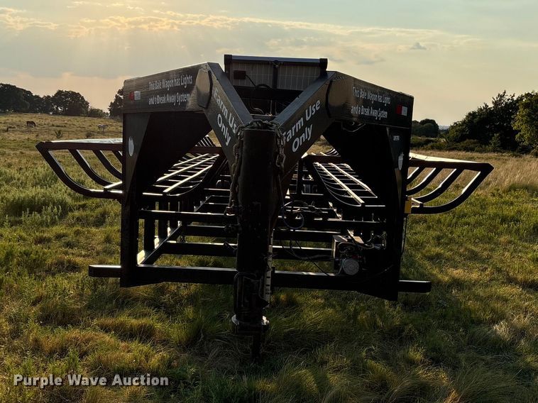image for item EX0028 Industrias America 20X4 hay bale trailer