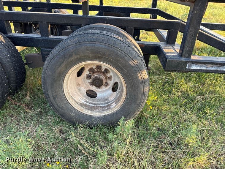 image for item EX0028 Industrias America 20X4 hay bale trailer
