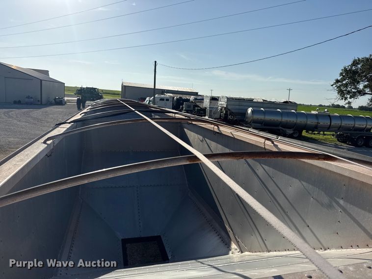 image for item EX2018 2016 Timpte grain trailer