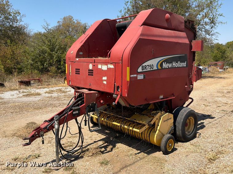 New Holland BR750A round baler
