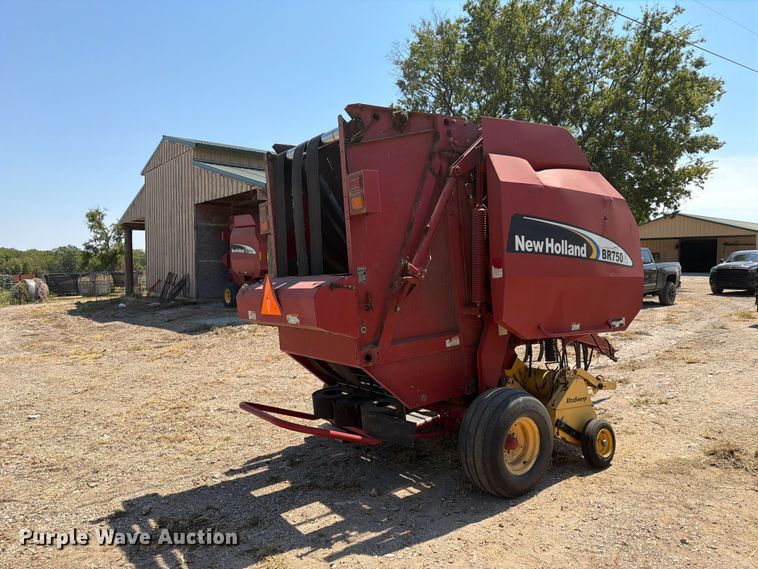 image for item EX4144 New Holland BR750A round baler