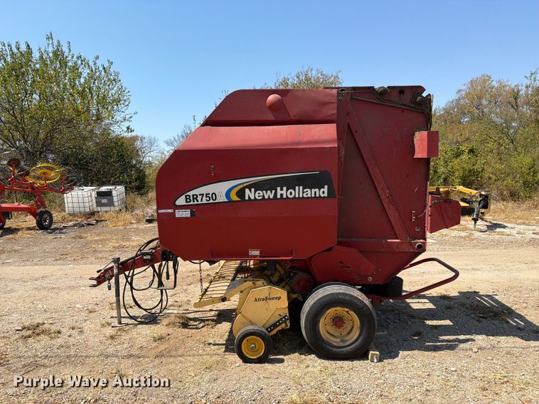 image for item EX4144 New Holland BR750A round baler