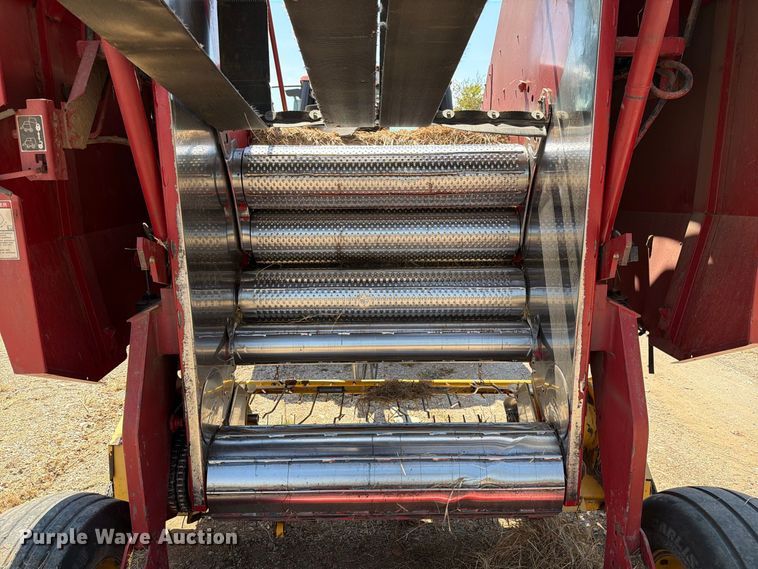 image for item EX4144 New Holland BR750A round baler