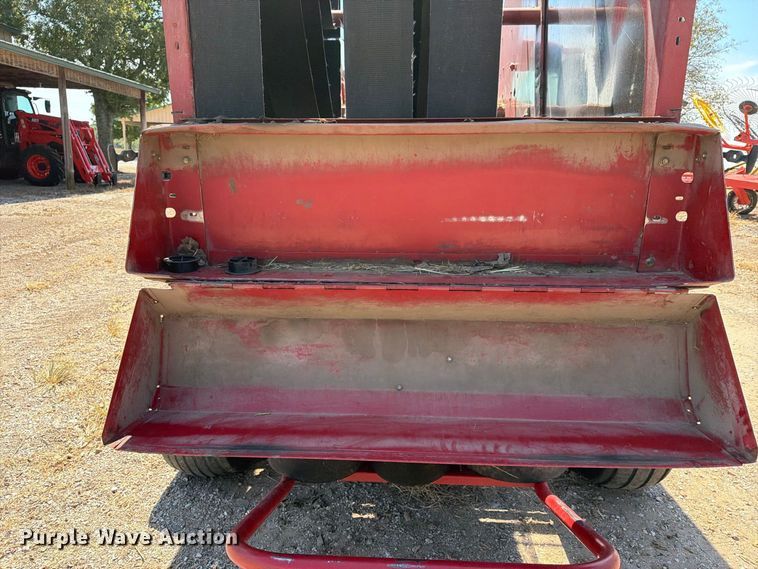 image for item EX4144 New Holland BR750A round baler