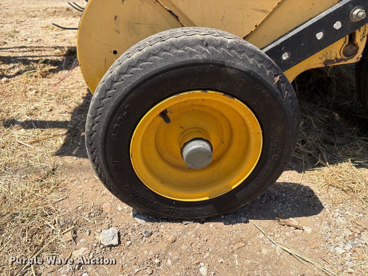 image for item EX4144 New Holland BR750A round baler